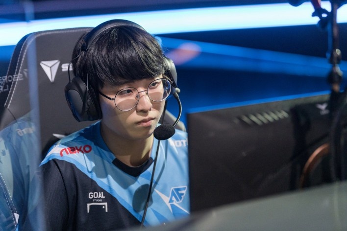 更因其未来 更因其未来