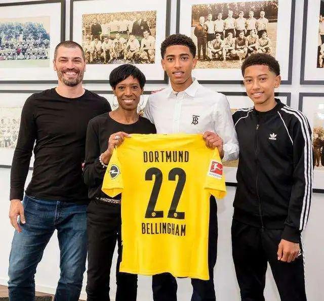 艾米丽的成 艾米丽的成